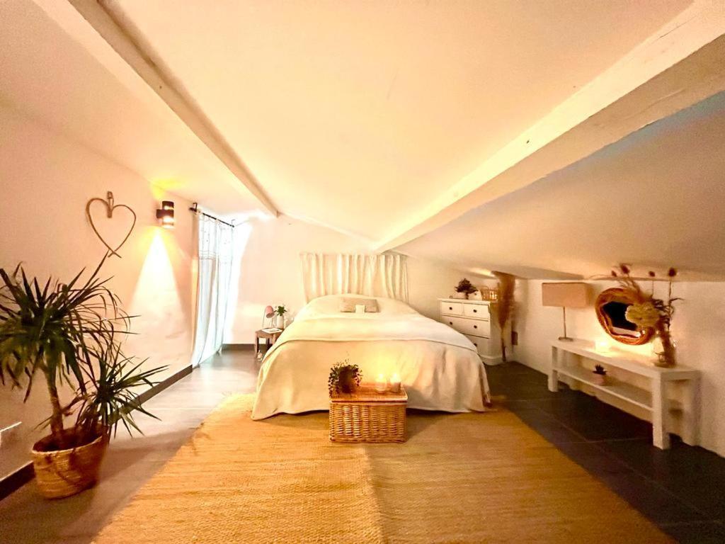 Appartement Loft Atypique Au Milieu Des Champs à Tourrettes Extérieur photo
