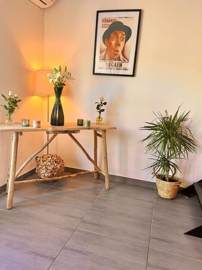 Appartement Loft Atypique Au Milieu Des Champs à Tourrettes Extérieur photo