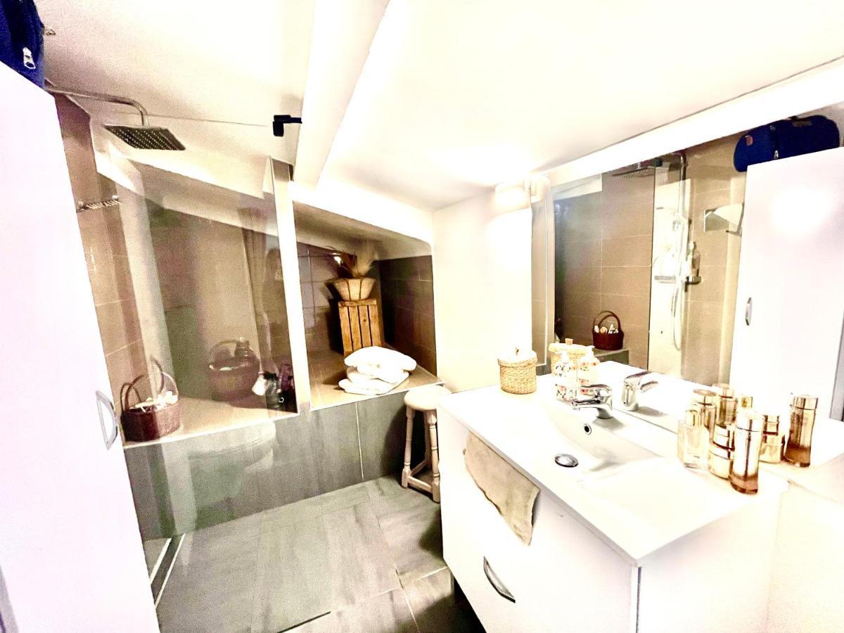 Appartement Loft Atypique Au Milieu Des Champs à Tourrettes Extérieur photo